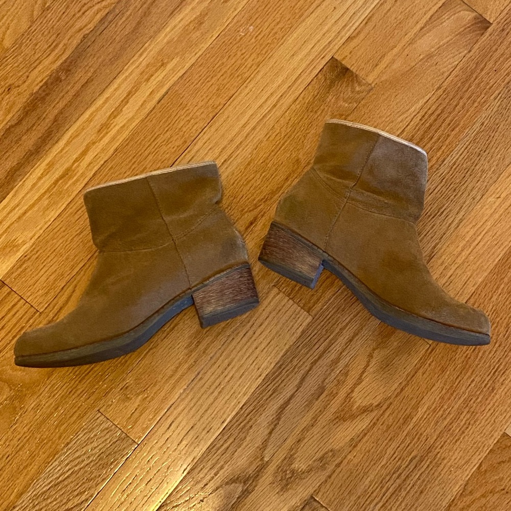 Women’s UGG Boots Size 7.5 ❄️ 🥶 ⛄️